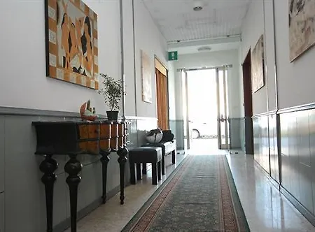 Riviera Отель