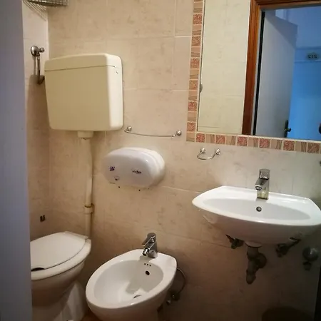Отель Riviera 3*