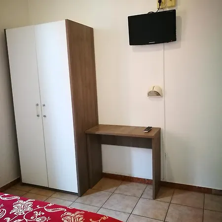 Отель Riviera 3*