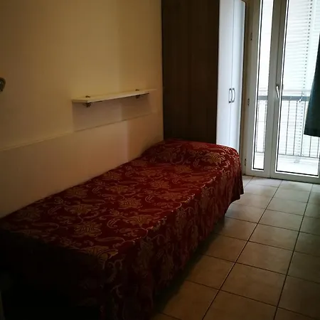 Riviera فندق